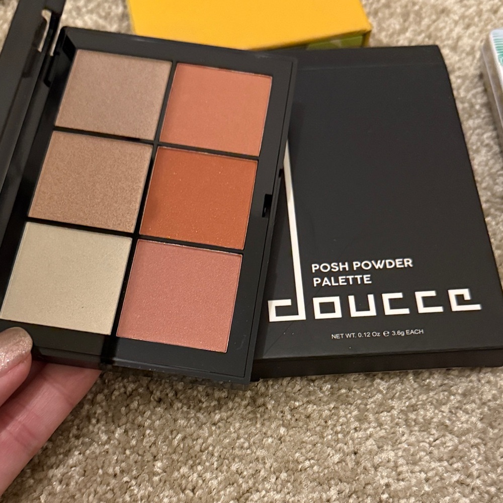 Doucce Posh Powder Palette - Cream, Tan, Brown Shades NEW